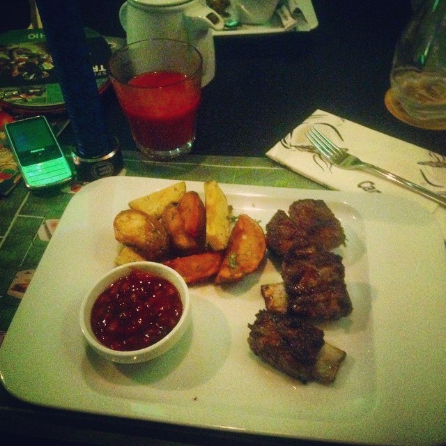 "TRIBUNA" (Sportcafe) - "�������" (���������)