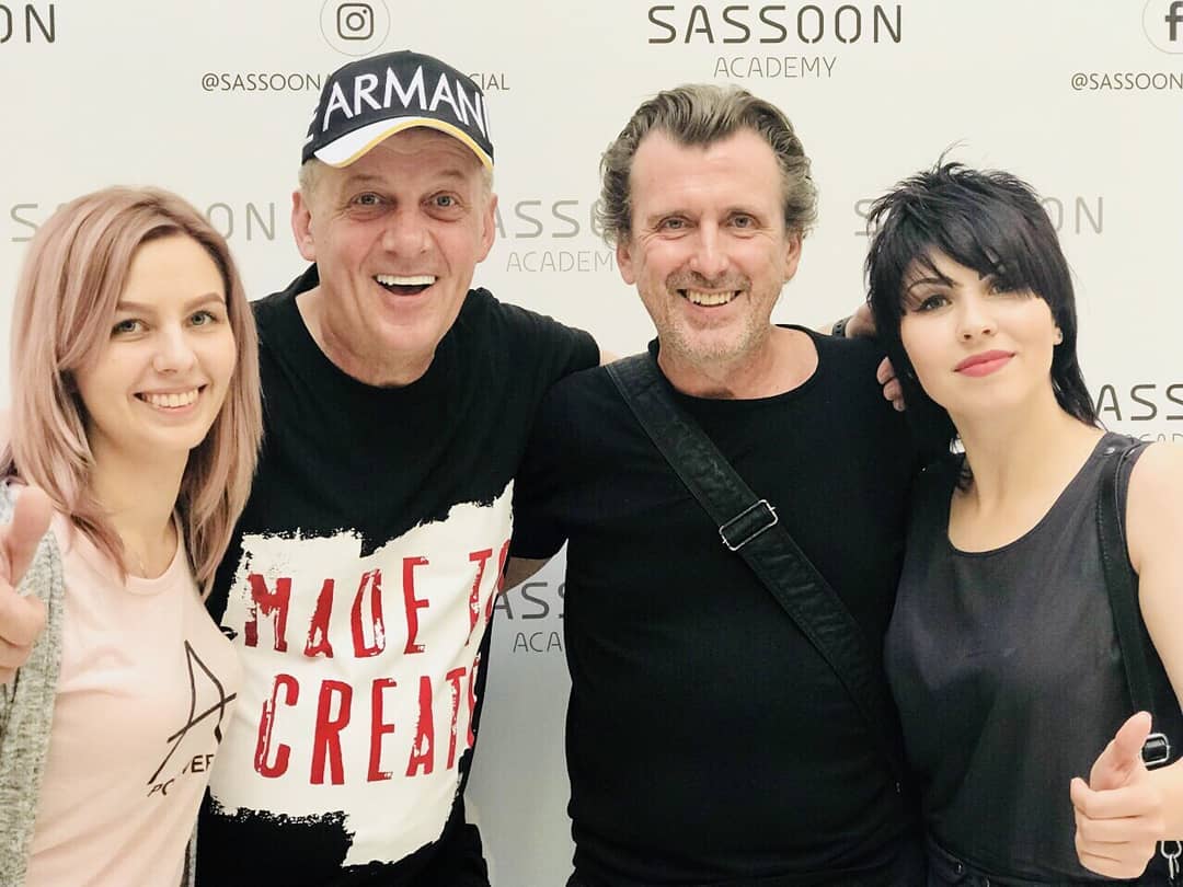 "Fashion School" - "���� ����" ����� ����������� (�������� ��������������� ���������)