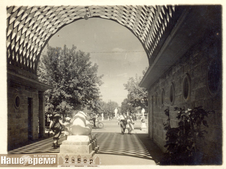 ����� ����������� (��. ������������). ��������� 40-� �����