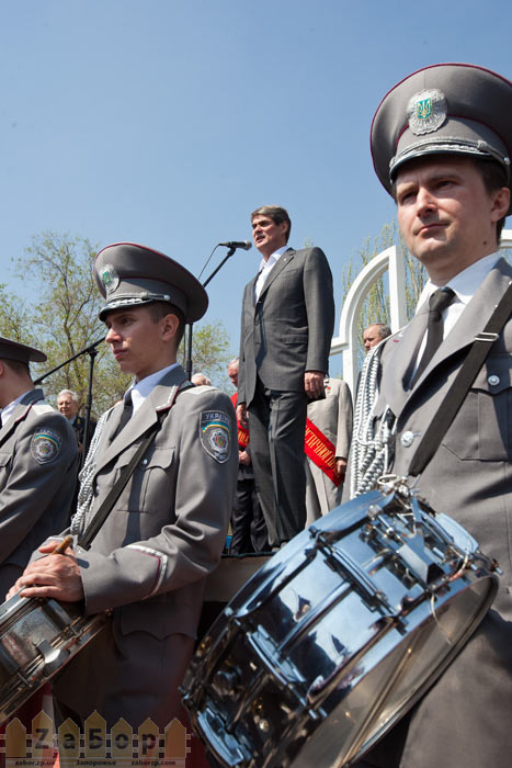 ����� ������ �� ������� 1 ��� � ���������