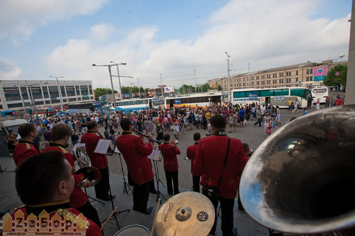 ������� ��������� ���������� � ��������� �� �������