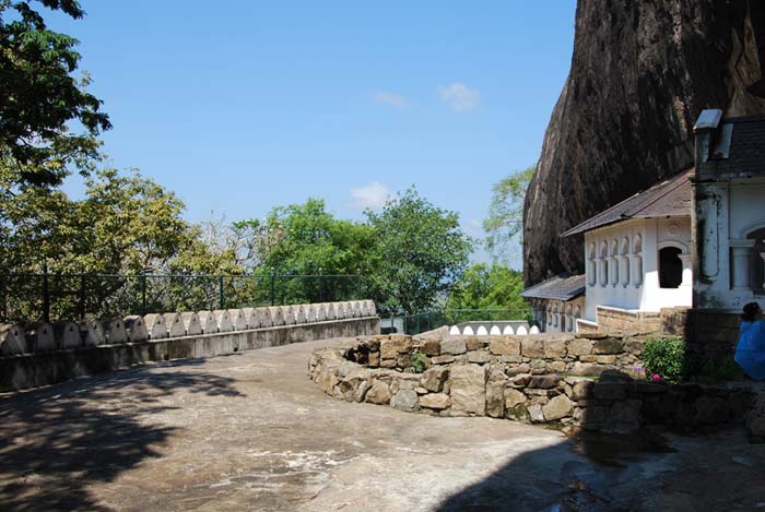 ���-�����