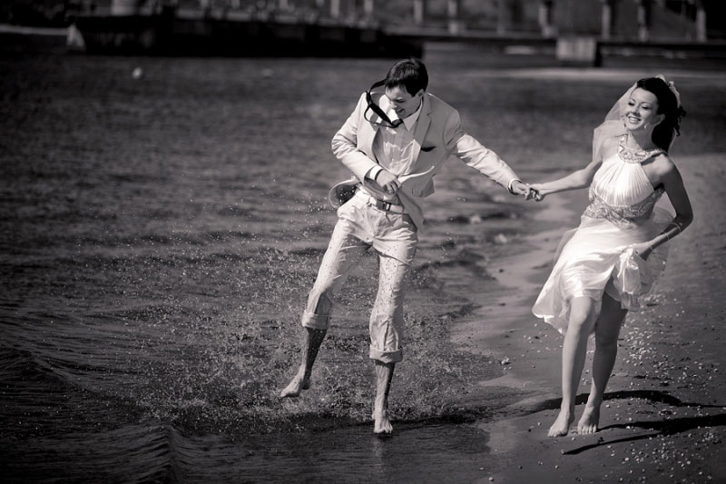 ����� ����