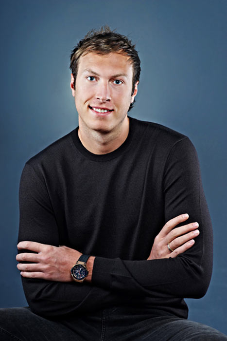 ����� ����