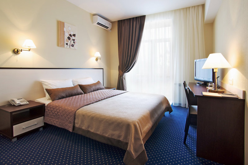 ����� "��������" � ����� "�����������" (���������)