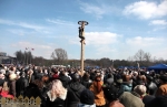 Вползание на столб (Масленица, Запорожье) Вползание на столб (Масленица, Запорожье)